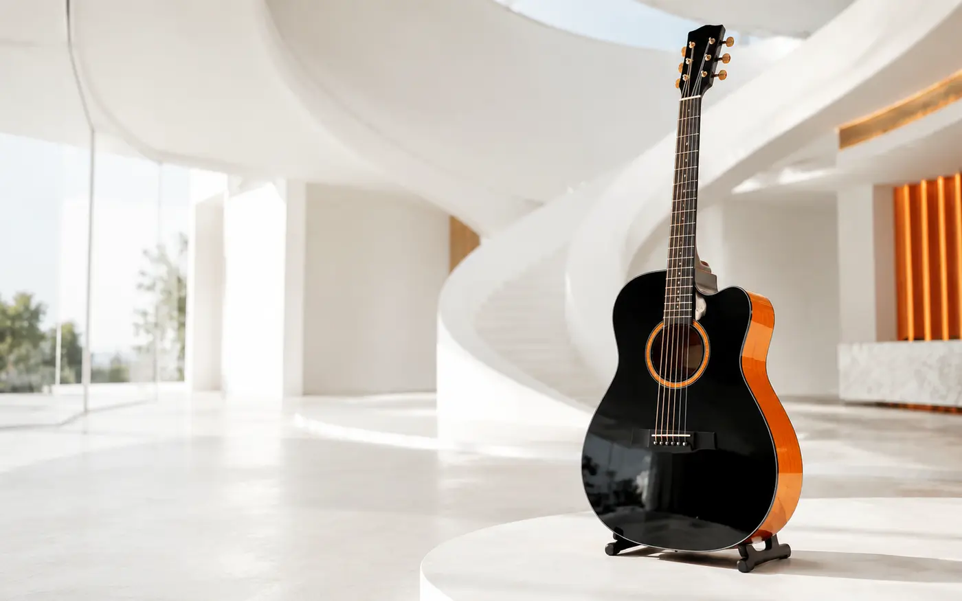 Guitare noire Abidjan Guitar dans un espace premium