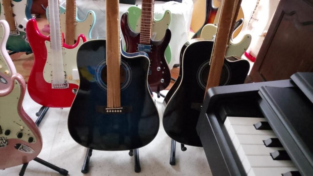 Guitares et clavier dans l’univers Abidjan Guitar