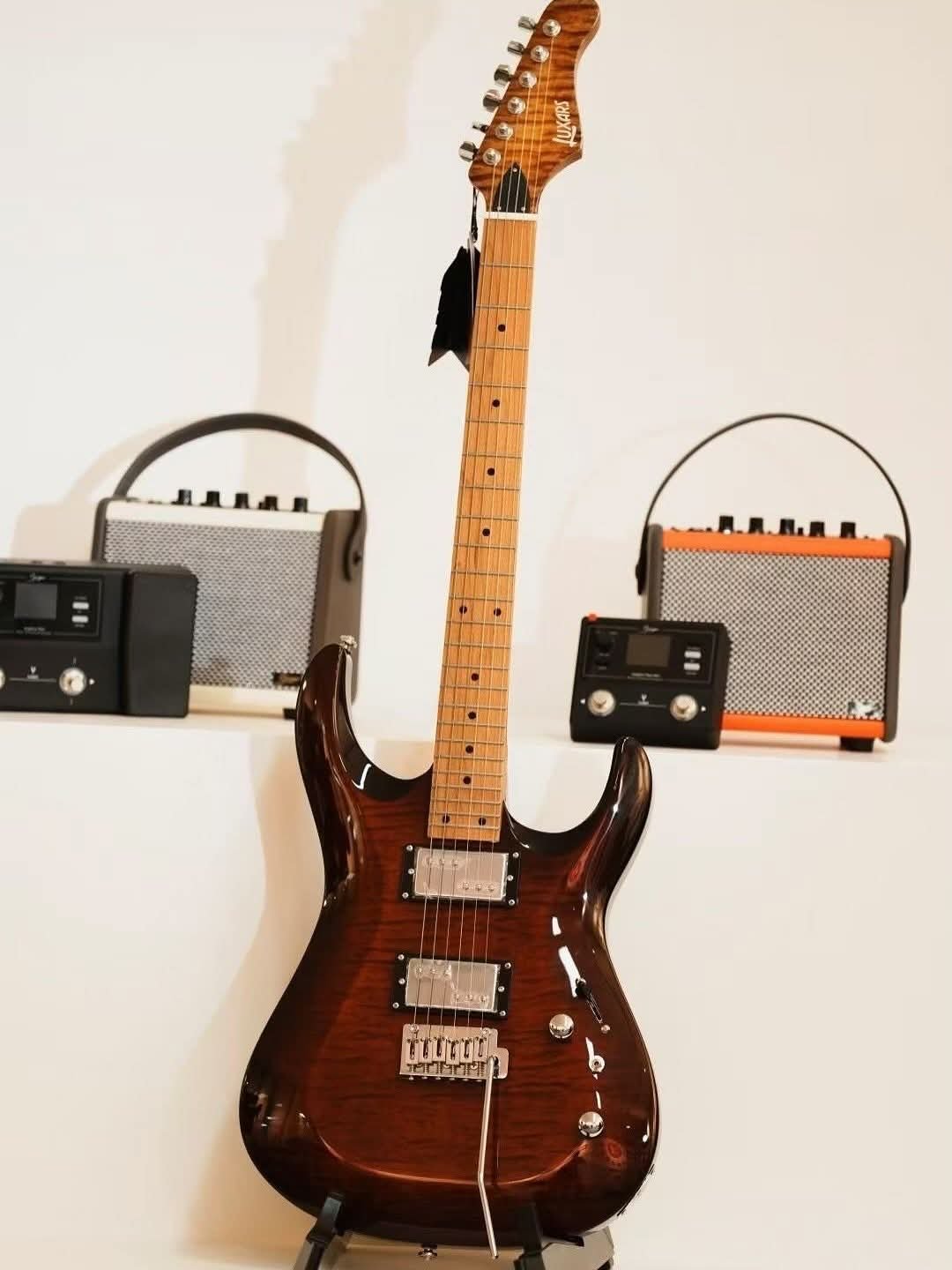 Luxars Guitare Électrique Rock S-G37-T-VTS (Vintage Sunburst)