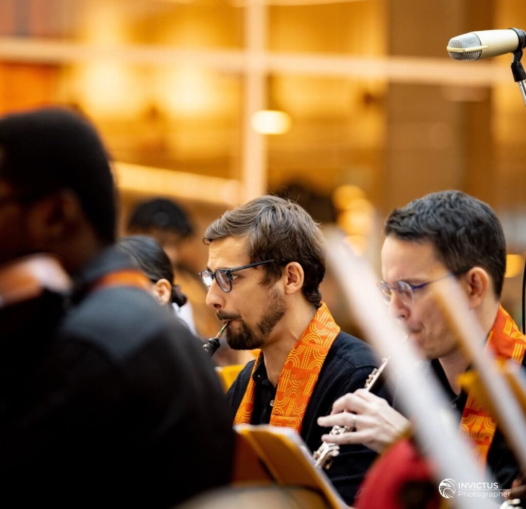 Musiciens à l’écoute du chef d’orchestre