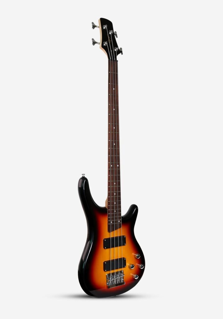 Basse Smiger G-B3-4, quatre cordes, finition sunburst, vue de face.