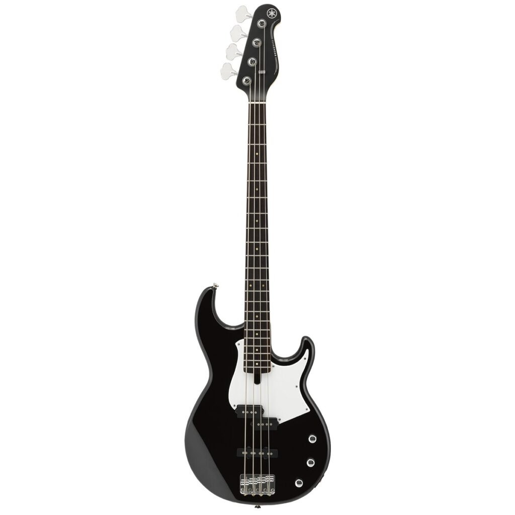 Yamaha BB234 noire, basse électrique quatre cordes, vue de face.